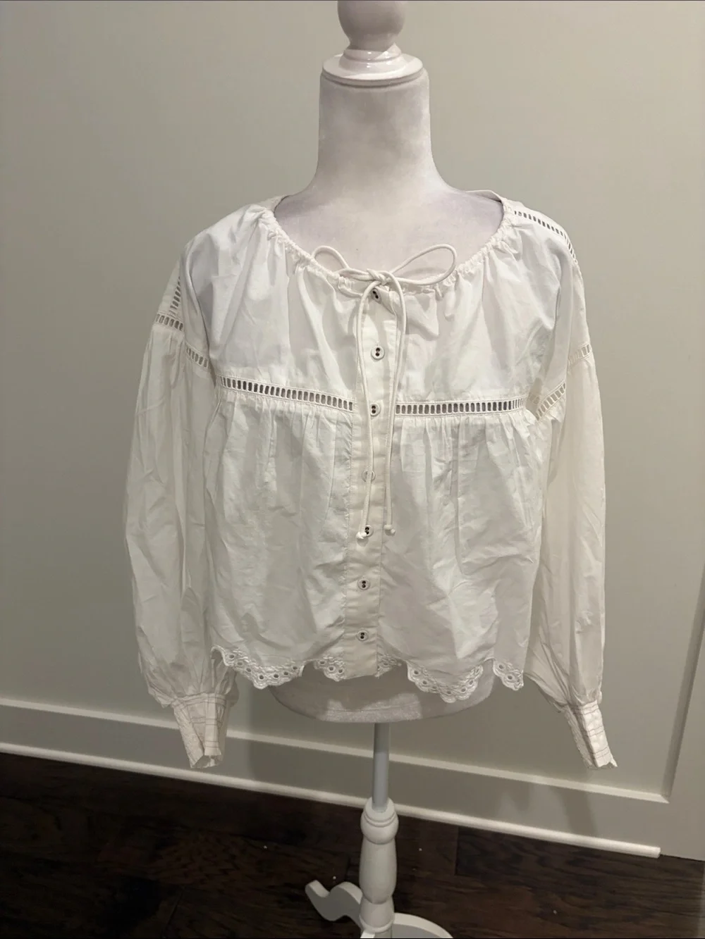 New with Tags Anthropologie Long Sleeve Scallop Trim Blouse Sz S